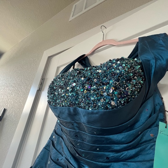 Party dress - Picture 4 of 5